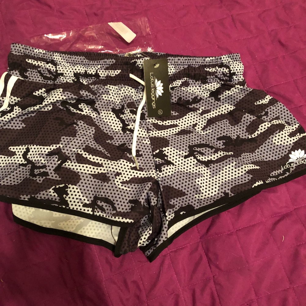 Lotus leggings shorts